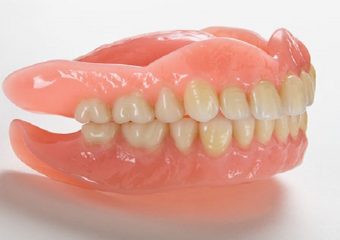 بهترین دندانپزشک اصفهان پروتز های دندانی