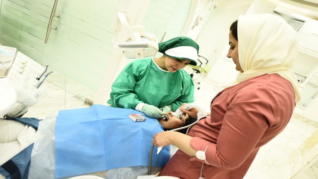 بهترین دندانپزشک اصفهان خصوصیات یک دندانپزشک خوب اصفهان