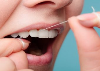 بهترین دندانپزشک اصفهان | نخ دندان