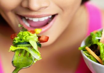 غذاخوردن با پروتز دندان | بهترین ایمپلنت اصفهان