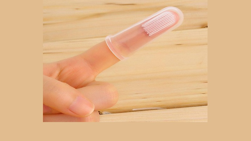 معرفی و روش استفاده مسواک انگشتی | بهترین دندانپزشک اصفهان