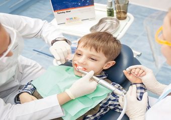 علل اهمیت دندانپزشکی کودکان | بهترین دندانپزشک زیبایی اصفهان