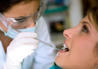 بررسی کاربردهای انواع کامپوزیت دندان | بهترین دندانپزشک اصفهان