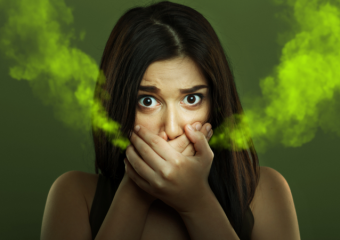 علت بوی بد دهان بعد از کامپوزیت ونیر | بهترین دندانپزشک زیبایی اصفهان