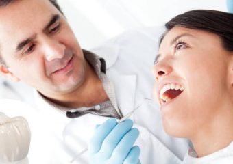 پاسخ به پرسش های رایج پیرامون ایمپلنت دندان | بهترین دندانپزشک اصفهان