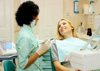 بهترین ایمپلنت اصفهان | بهترین دندانپزشک زیبایی اصفهان | دندانپزشک اصفهان| دندانپزشک کودکان اصفهان | بررسی نکات مهم ایمپلنت دندان در بارداری