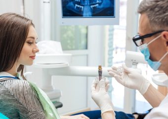 عوامل پس زدن ایمپلنت دندان و اقدامات بعد از آن | بهترین دندانپزشک اصفهان