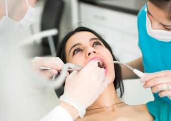 درمان دندان عقل پوسیده | بهترین دندانپزشک زیبایی اصفهان