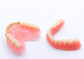 انواع دندان مصنوعی | بهترین دندانپزشک زیبایی اصفهان