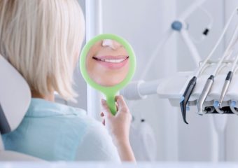 بررسی کف بندی دندان | بهترین ایمپلنت اصفهان