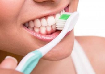 روش های صحیح مسواک زدن دندانها | بهترین ایمپلنت اصفهان