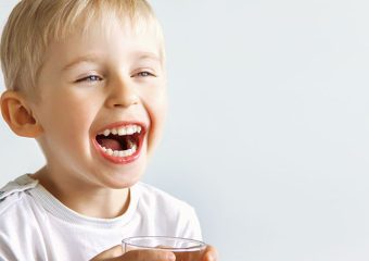 علل اصلی کج شدن دندان ‌های کودک | بهترین دندانپزشک زیبایی اصفهان