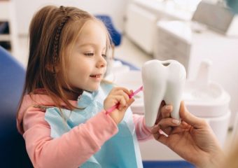 مراقبت های ضروری از دندان کودک | بهترین ایمپلنت اصفهان | دکتر ندا مکانیک