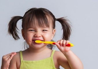 نکات مهم در مسواک زدن دندان کودکان | بهترین دندانپزشک اصفهان | دکتر ندا مکانیک |