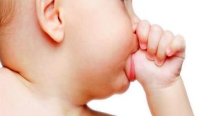 روش های ترک مکیدن انگشت توسط کودک | بهترین دندانپزشک اصفهان - بهترین ایمپلنت اصفهان - بهترین دندانپزشک زیبایی اصفهان - بهترین دندانپزشک کودکان اصفهان