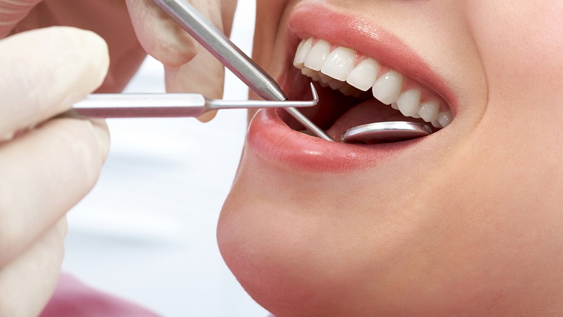 درمان احساس بزرگی روکش دندان | بهترین دندانپزشک اصفهان | دکتر ندا مکانیک