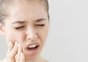 دلایل اصلی درد دندان روکش شده | بهترین ایمپلنت اصفهان | بهترین دندانپزشک زیبایی اصفهان | دکتر ندا مکانیک