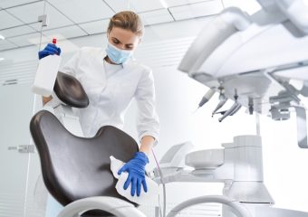 ضرورت استریل لوازم و محیط دندانپزشکی | بهترین ایمپلنت اصفهان | بهترین دندانپزشک زیبایی اصفهان | دکتر ندا مکانیک