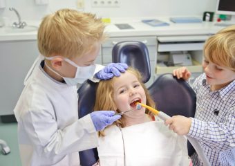 بهترین ایمپلنت اصفهان | بهترین دندانپزشک زیبایی اصفهان | مقایسه اثرات مختلف داروهای دندانپزشکی بر روی کودکان | بهترین دندانپزشک کودکان اصفهان | دکتر ندا مکانیک