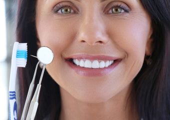 بهترین ایمپلنت اصفهان | تکنیک‌های سفید کردن دندان در دندانپزشکی زیبایی | بهترین دندانپزشک زیبایی اصفهان | دکتر ندا مکانیک