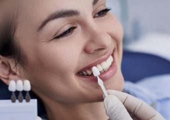 بهترین ایمپلنت اصفهان | بهترین دندانپزشک زیبایی اصفهان | روش‌های پیشرفته دندانپزشکی زیبایی از باندینگ تا لمینت | بهترین دندانپزشک اصفهان | دکتر ندا مکانیک