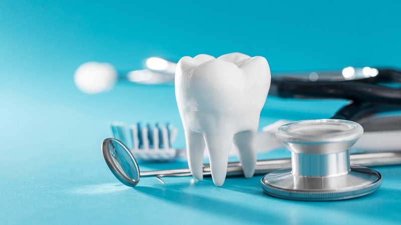 بهترین ایمپلنت اصفهان | بهترین دندانپزشک زیبایی اصفهان | بهترین دندانپزشک اصفهان | دکتر ندا مکانیک |