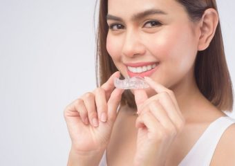 بهترین ایمپلنت اصفهان | بهترین دندانپزشک زیبایی اصفهان | دکتر ندا مکانیک | ارتودنسی نامرئی در مقابل لمینت سرامیکی | بهترین دندانپزشک اصفهان | دکتر ندا مکانیک