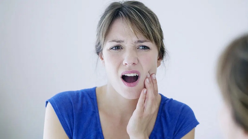 بهترین ایمپلنت اصفهان | بهترین دندانپزشک اصفهان | بارودنتالژیا، دندان درد حاد با حساسیت بالا | بهترین دندانپزشک اصفهان | دکتر ندا مکانیک