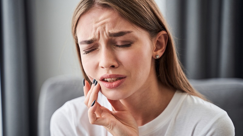 بهترین ایمپلنت اصفهان | بهترین دندانپزشک زیبایی اصفهان | دکتر مکانیک | بهترین دندانپزشک اصفهان | بهترین دندانپزشک کودکان اصفهان |  علل دندان درد هنگام پرواز یا شنا | بهترین دندانپزشک اصفهان | دکتر ندا مکانیک