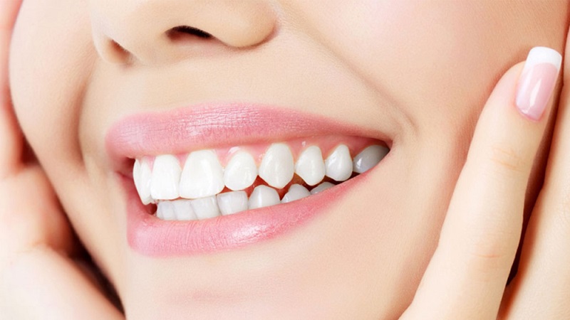 بهترین ایمپلنت اصفهان | بهترین دندانپزشک زیبایی اصفهان | دکتر ندا مکانیک | بلیچینگ دندان معجزه سفید شدن یا تهدیدی برای مینای دندان | بهترین دندانپزشک زیبایی اصفهان | دکتر ندا مکانیک