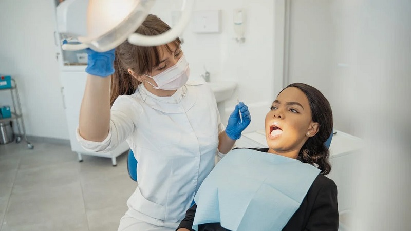 راهنمای جامع انتخاب بهترین دندانپزشک اصفهان | بهترین دندانپزشک اصفهان | دکتر ندا مکانیک