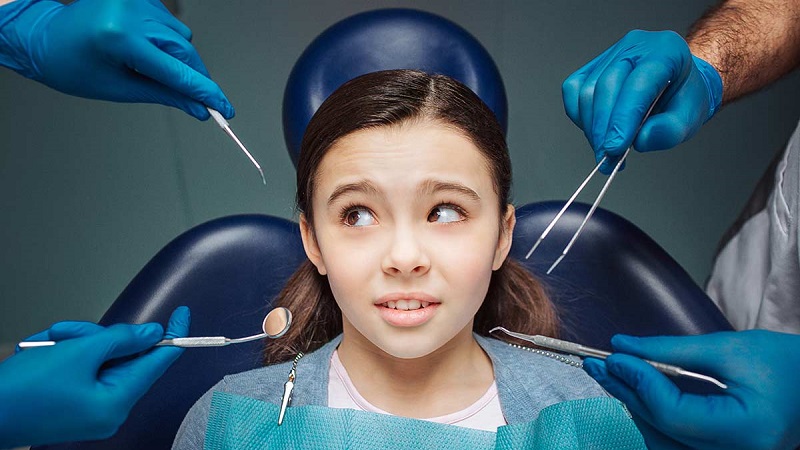 کاهش اضطراب دندانپزشکی کودکان با واقعیت مجازی و واقعیت افزوده | بهترین دندانپزشک کودکان اصفهان | دکتر ندا مکانیک