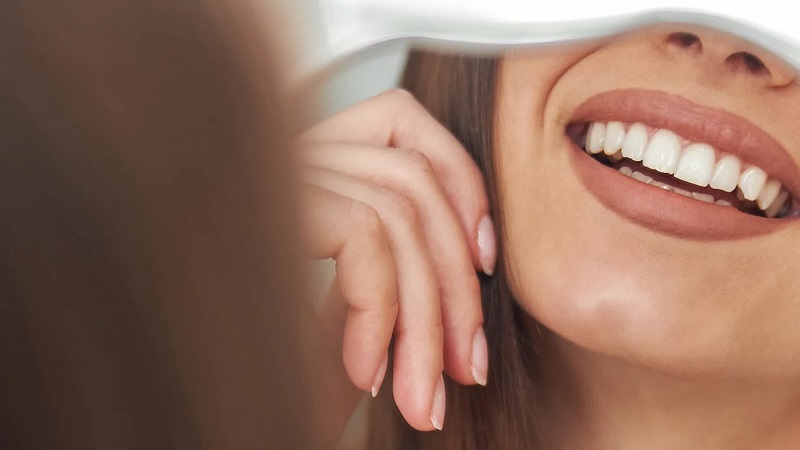 بهترین سن برای اصلاح لبخند | بهترین دندانپزشک زیبایی اصفهان | دکتر ندا مکانیک