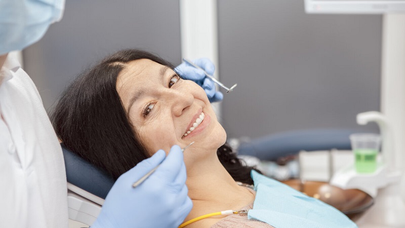 مدت زمان بازگشت به کار و زندگی عادی بعد از ایمپلنت | بهترین دندانپزشک زیبایی اصفهان | دکتر مکانیک | بهترین دندانپزشک اصفهان | بهترین دندانپزشک کودکان اصفهان | دکتر ندا مکانیک