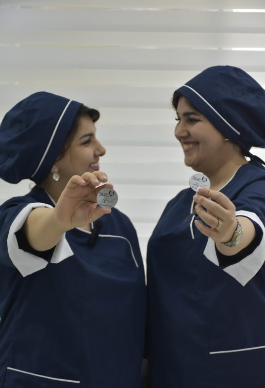 تیم مطب دکتر ندا مکانیک بهترین دندانپزشک اصفهان بهترین دندانپزشک زیبایی اصفهان بهترین ایمپلنت اصفهان