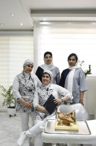 تیم مطب دکتر ندا مکانیک بهترین دندانپزشک اصفهان بهترین دندانپزشک زیبایی اصفهان بهترین ایمپلنت اصفهان