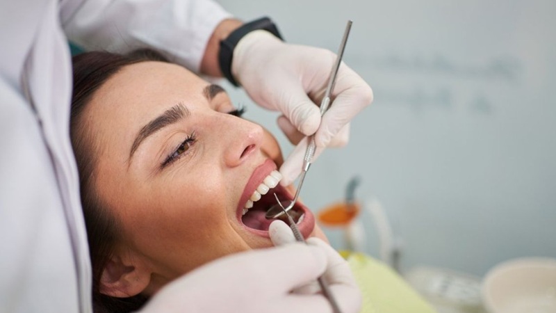 مراقبت‌های ضروری پس از جراحی‌های تخصصی لثه | بهترین دندانپزشک اصفهان | دکتر ندا مکانیک