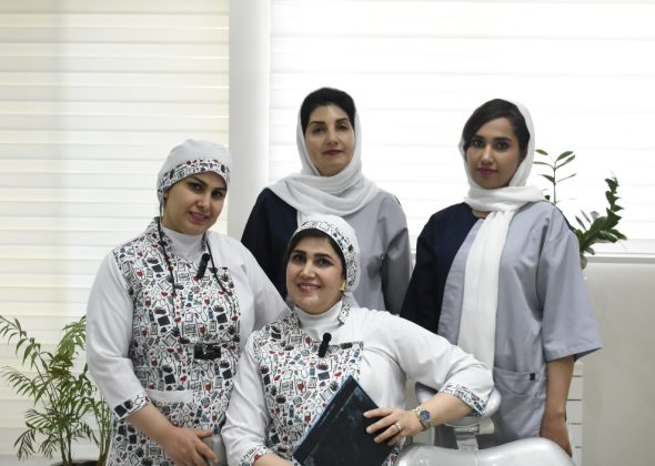 تیم مطب دکتر ندا مکانیک بهترین دندانپزشک اصفهان بهترین دندانپزشک زیبایی اصفهان بهترین ایمپلنت اصفهان